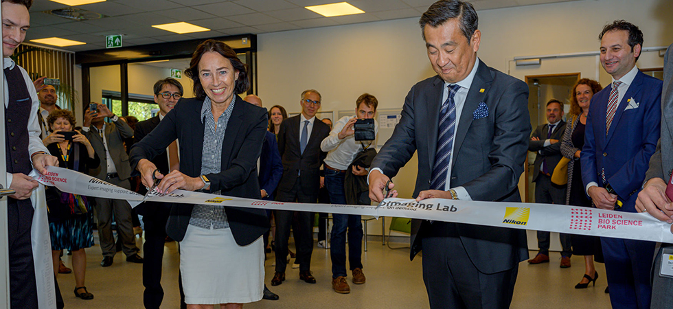 The inauguration and ribbon cutting by Amito Haarhuis.