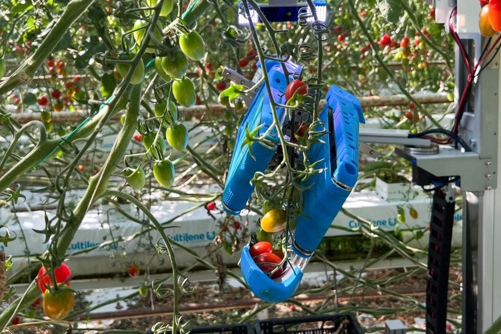 Hightech horticulture inaho machine