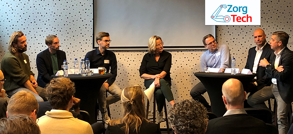 Floor Waardenburg (Cue2Walk International), Douwe Jippes (Healthy.Capital), Thijs Schaap (Noaber), Gertjan van Rossum (IFOZ – Innovatiefonds Ouderenzorg), Martijn Hessels (Crefact) en Erwin Tak (Gemeente Den Haag) tijdens een paneldiscussie.