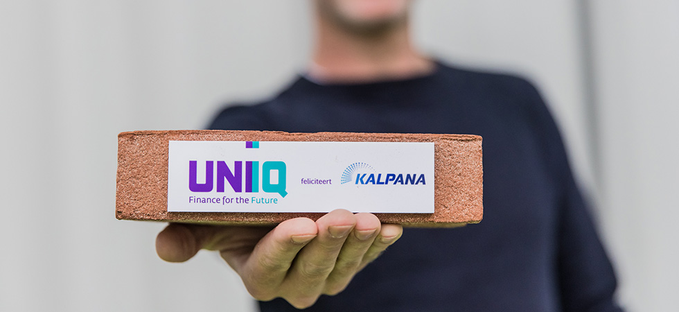 Een foto van het pakketje dat UNIIQ aan Kalpana heeft gegeven. 