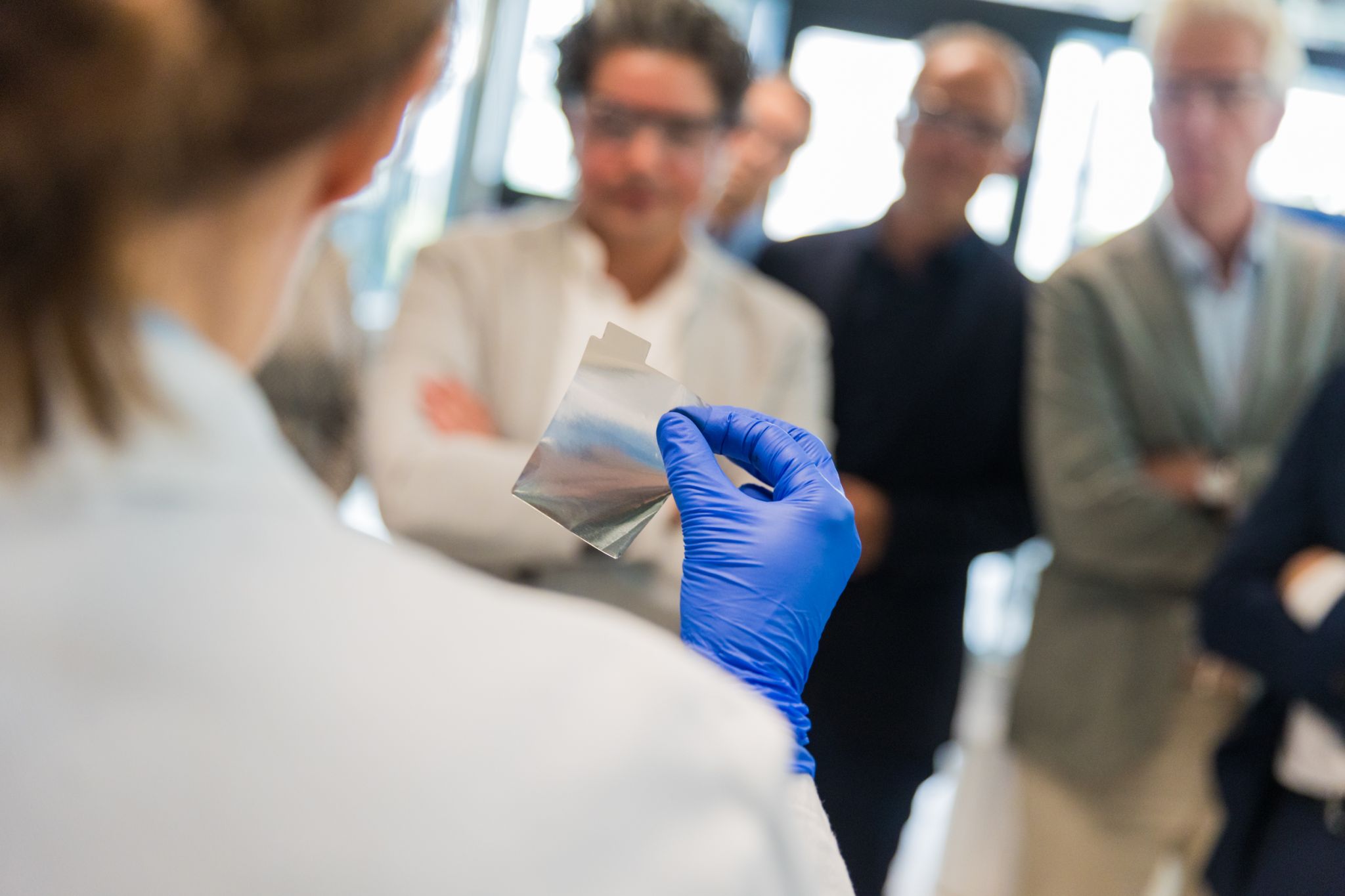 Een CarbonX werkbezoek in het lab.