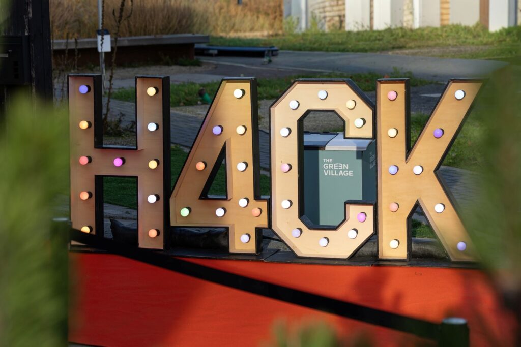 H4ck geschreven als ledbord